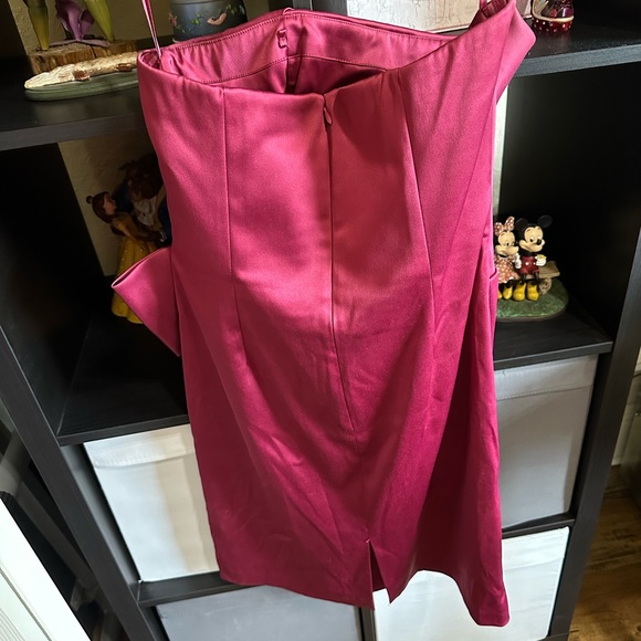 Burgundy strapless dress - Picture 2 of 2